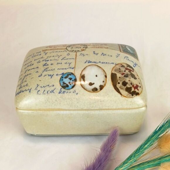 Post & Quill porcelain lidded box by Homart - Picture 1 of 10